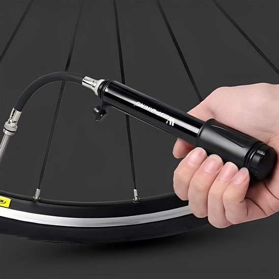 Pompe à Vélo Ultra-Compacte | AdventureGear™